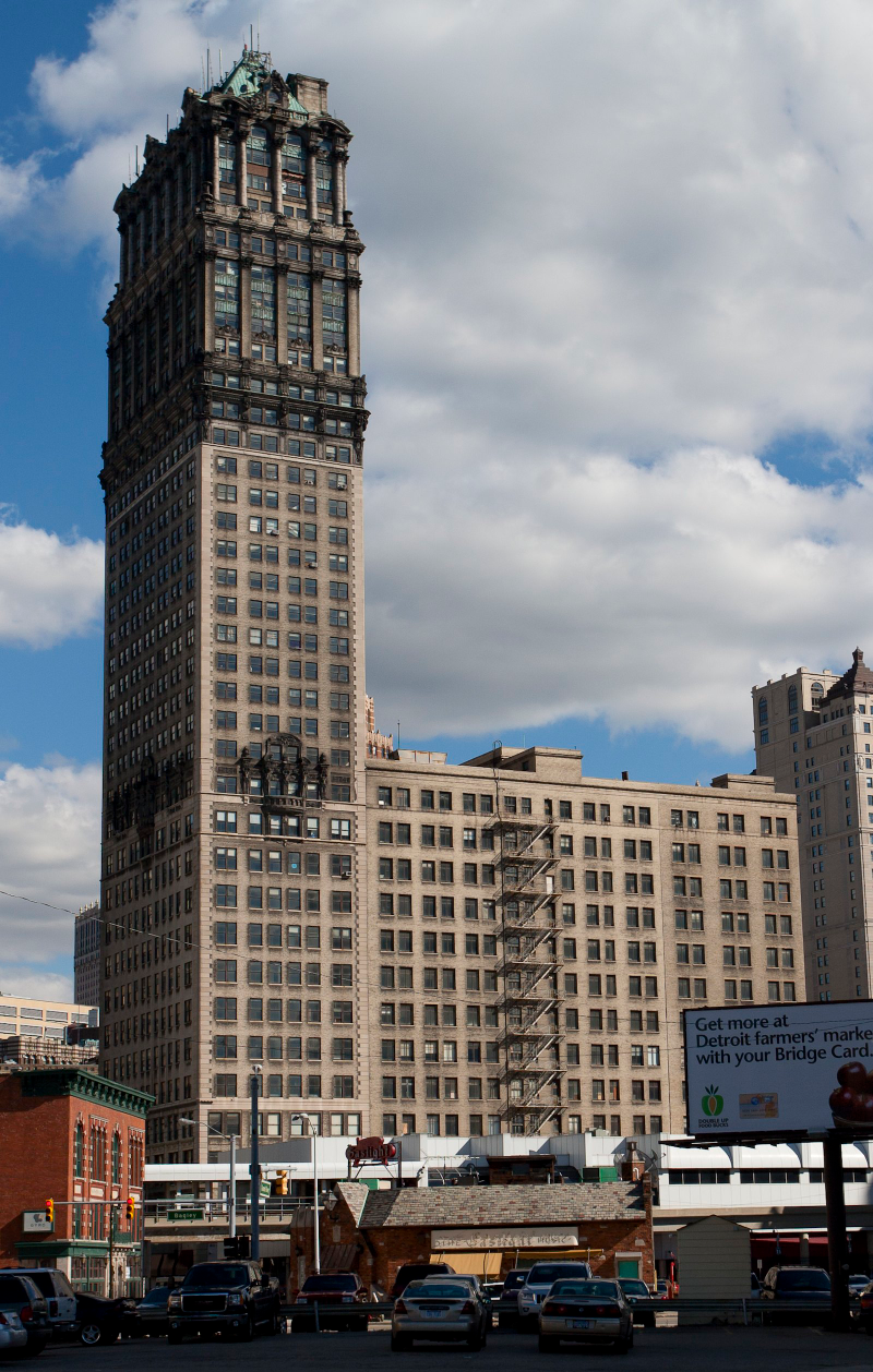 Illustration for article titled The Stark Beauty Of The World's Tallest Unoccupied Buildings